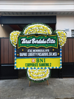 Papan Bunga Duka di Tumpung Ulung
