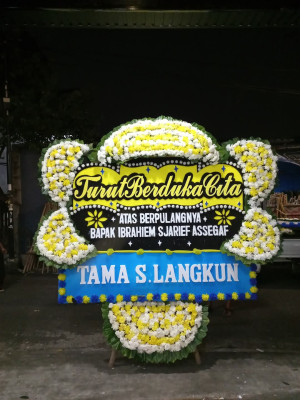 Papan Bunga Duka di Tumpung Ulung